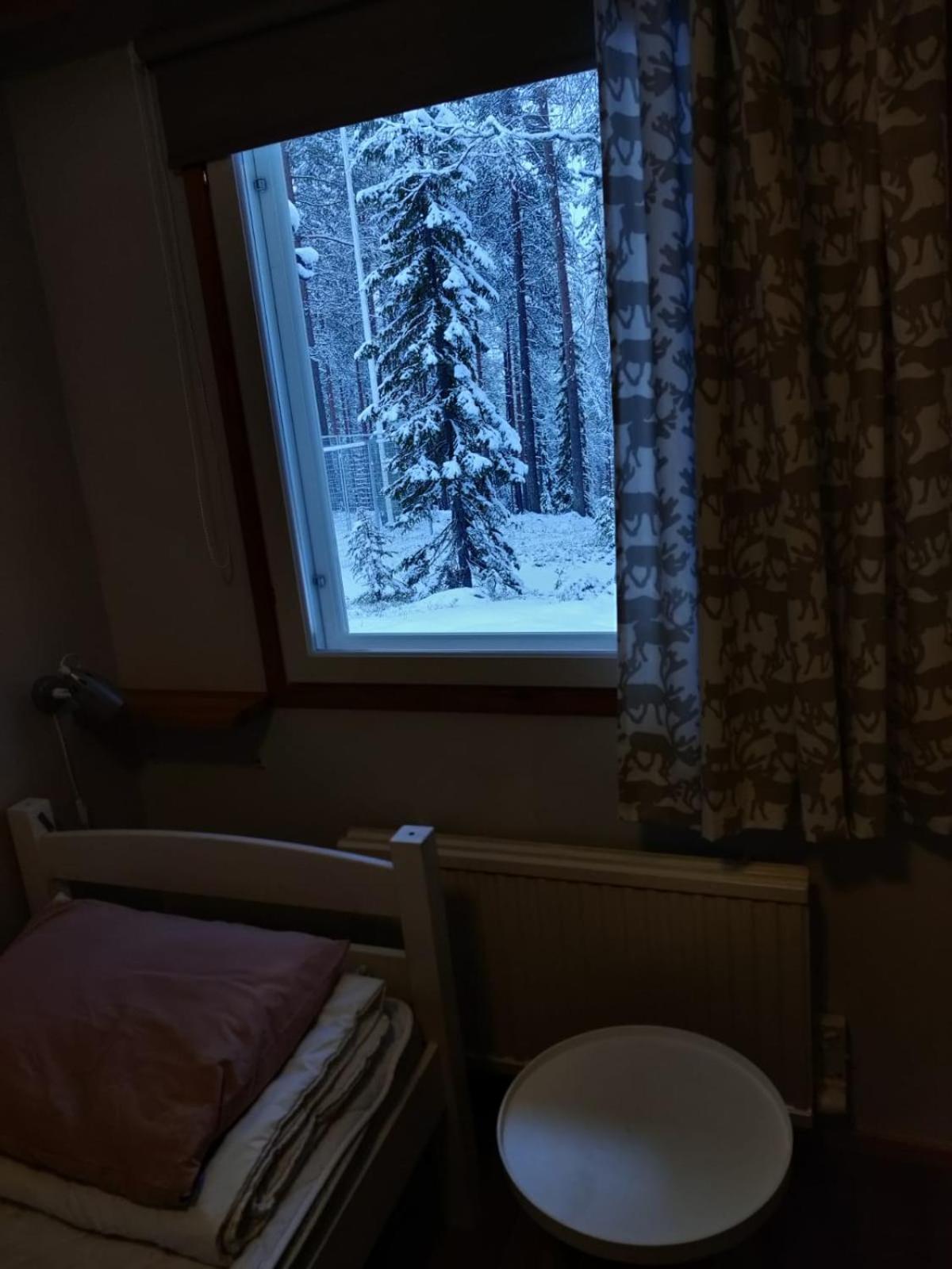 Kuerkievari Kuerhostel Akaslompolo Luaran gambar